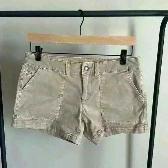 Tan Mossimo shorts - Picture 1 of 9